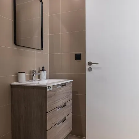 Amazing 3bdr Duplex In By Lovelystay