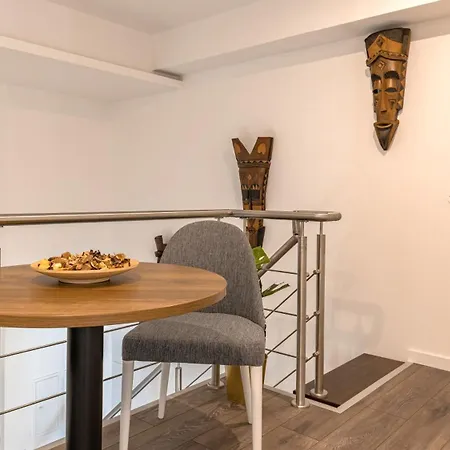 Amazing 3bdr Duplex In By Lovelystay Appartement *