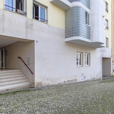 Amazing 3bdr Duplex In By Lovelystay Apartman Lisboa