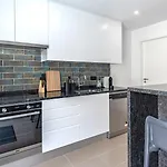 Amazing 3bdr Duplex In By Lovelystay Apartment *
