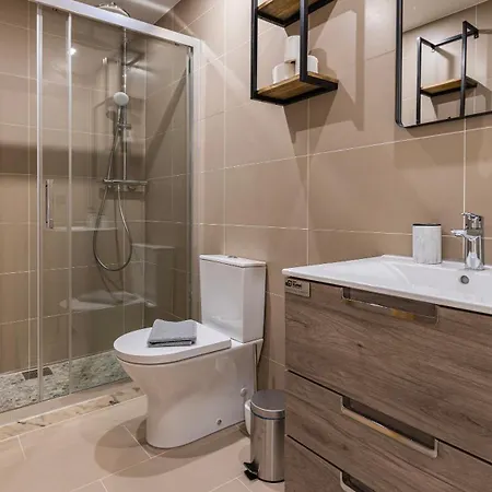 Amazing 3bdr Duplex In By Lovelystay Apartman